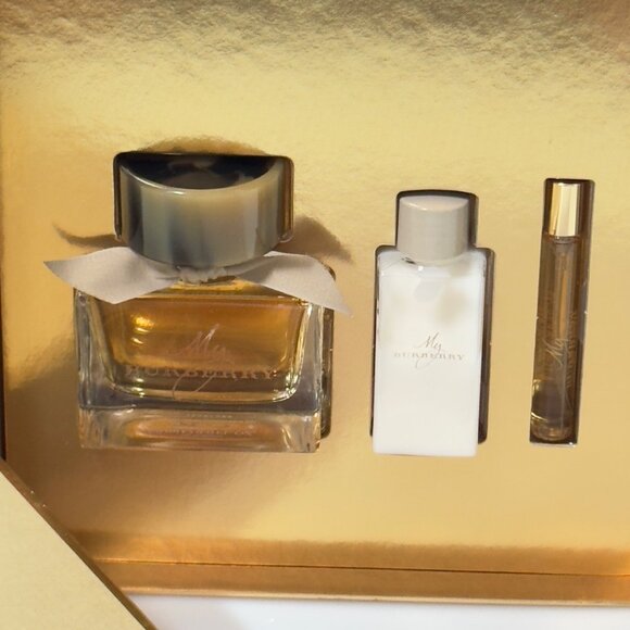 My Burberry Gift Set With 3.0 Oz Eau De Parfum 2.5 Oz Body Lotion & 0.25 Oz Roll - Picture 6 of 13